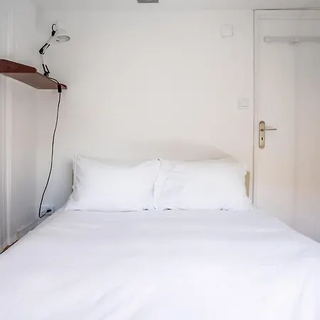 Cozy 3 Bedroom In Lively Bairro Alto 리스본