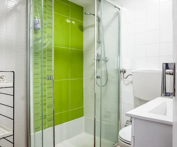 Cozy 3 Bedroom In Lively Bairro Alto * 리스본
