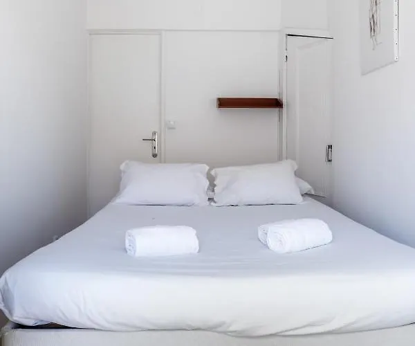 Cozy 3 Bedroom In Lively Bairro Alto