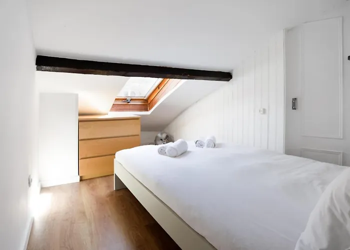 아파트 Cozy 3 Bedroom In Lively Bairro Alto *