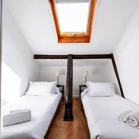 Cozy 3 Bedroom In Lively Bairro Alto アパート