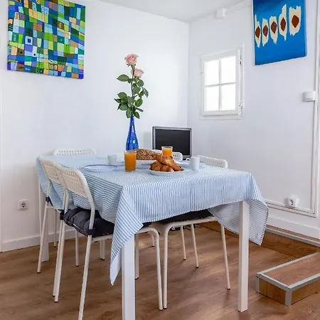 Cozy 3 Bedroom In Lively Bairro Alto アパート リスボン