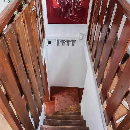 Cozy 3 Bedroom In Lively Bairro Alto アパート