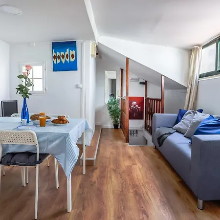Cozy 3 Bedroom In Lively Bairro Alto アパート リスボン